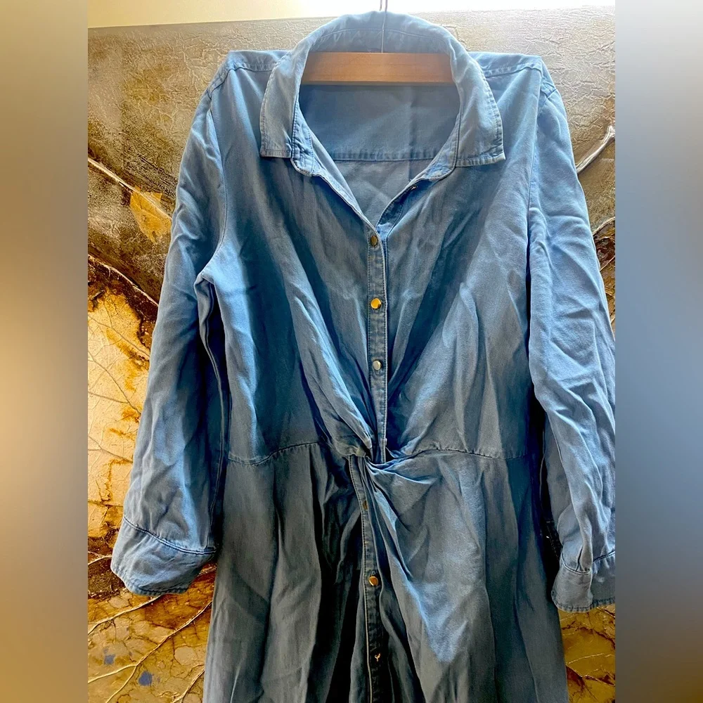 FOREVER NEW DENIM COLLECTION KNOT DRESS! NEVER WORN UNUSED. - Picture 2 of 3